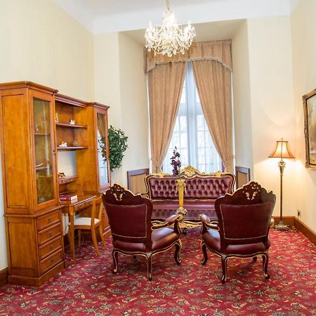Chateau Zbiroh Bagian luar foto