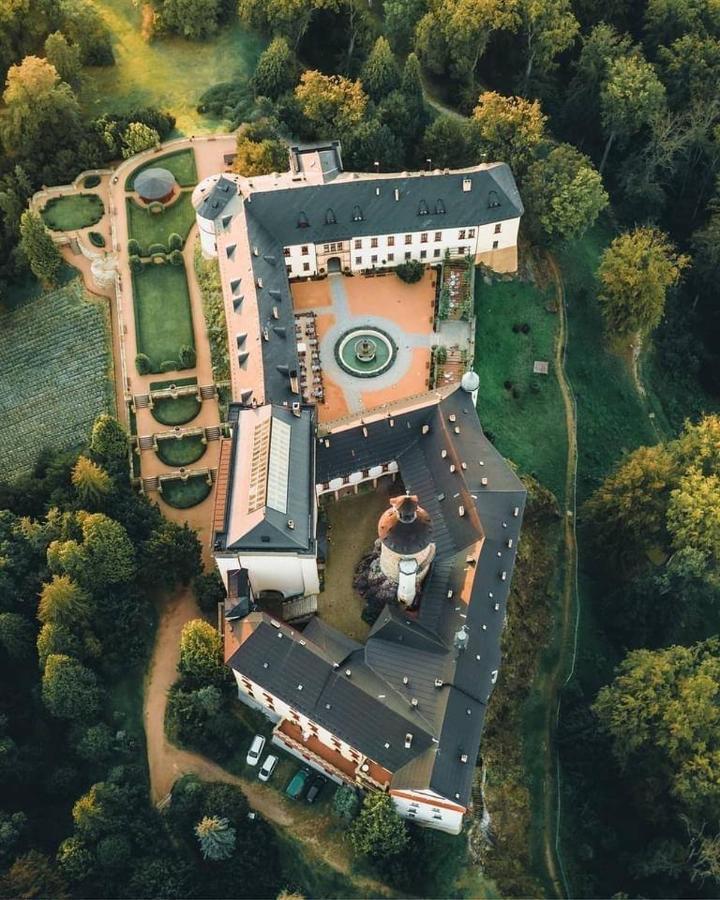 Chateau Zbiroh Bagian luar foto