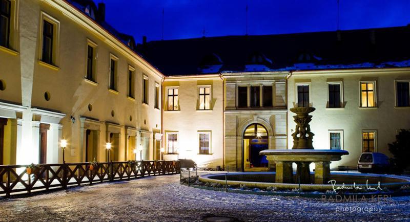 Chateau Zbiroh Bagian luar foto