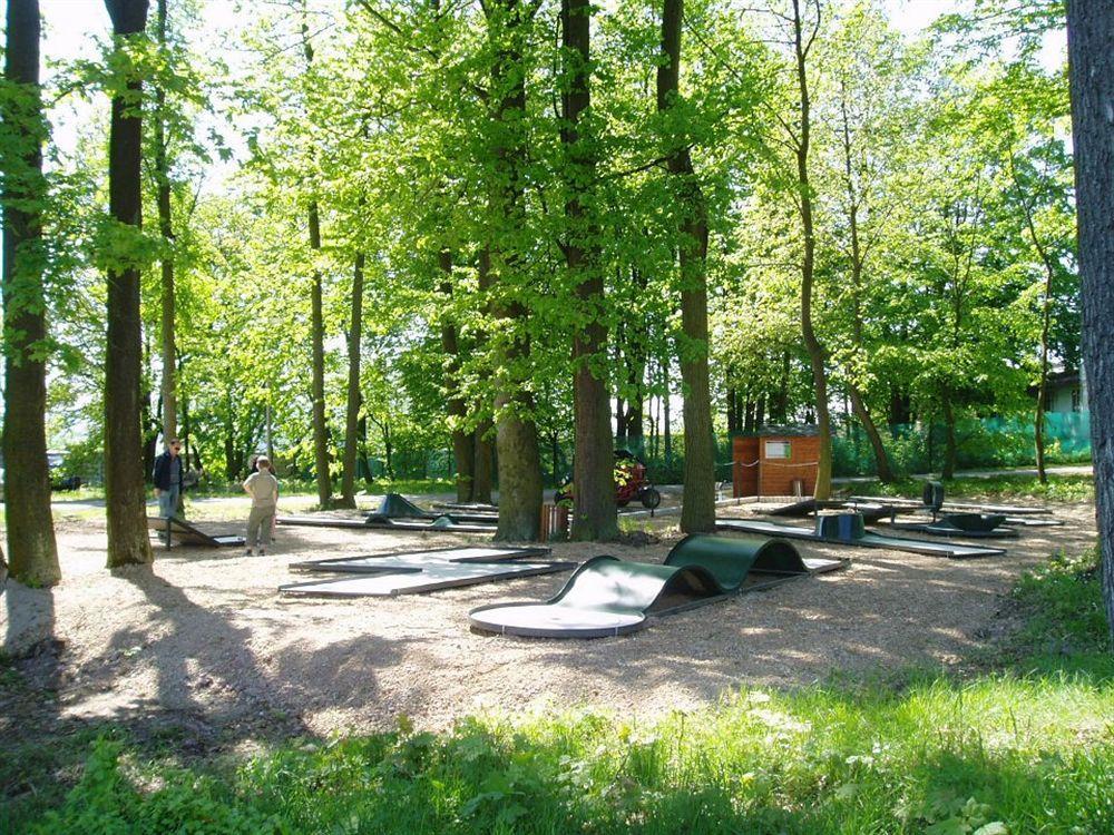 Chateau Zbiroh Bagian luar foto
