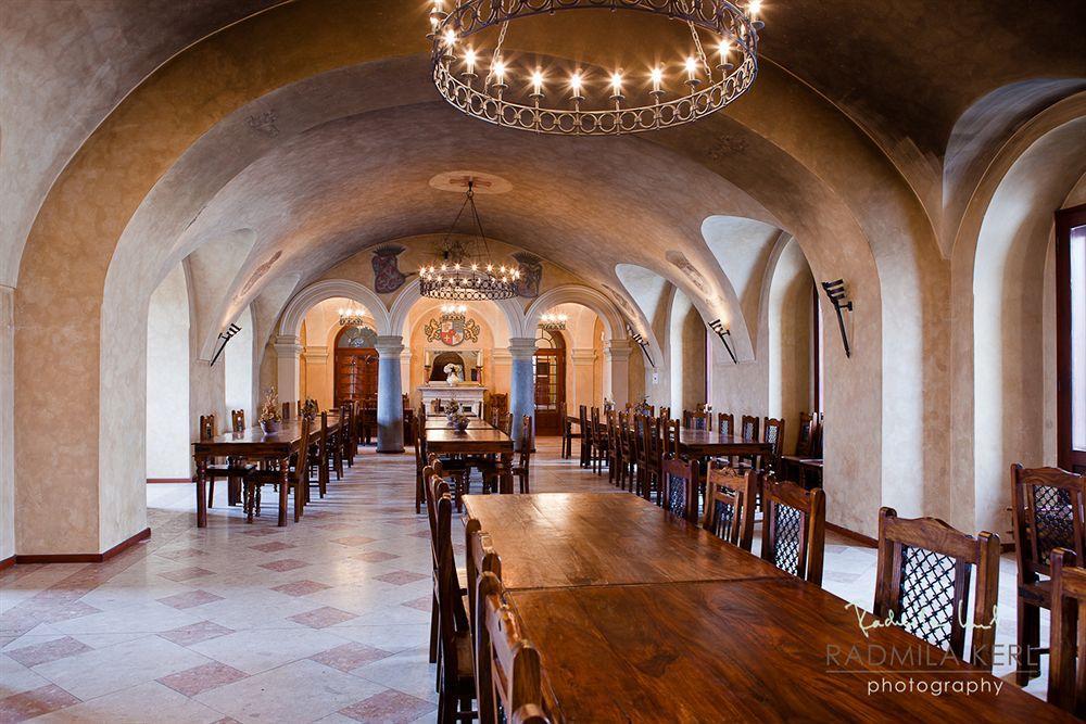 Chateau Zbiroh Bagian luar foto